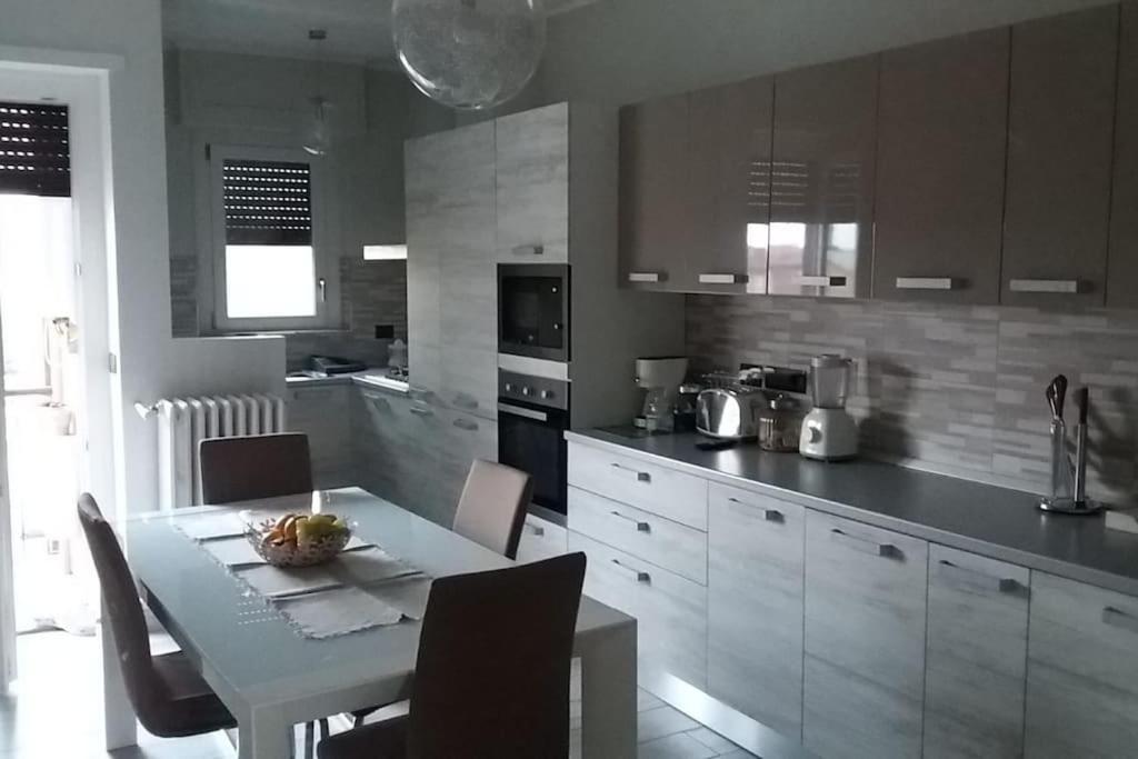 Confort Ed Eleganza Nel Borgo Filadelfia Apartamento